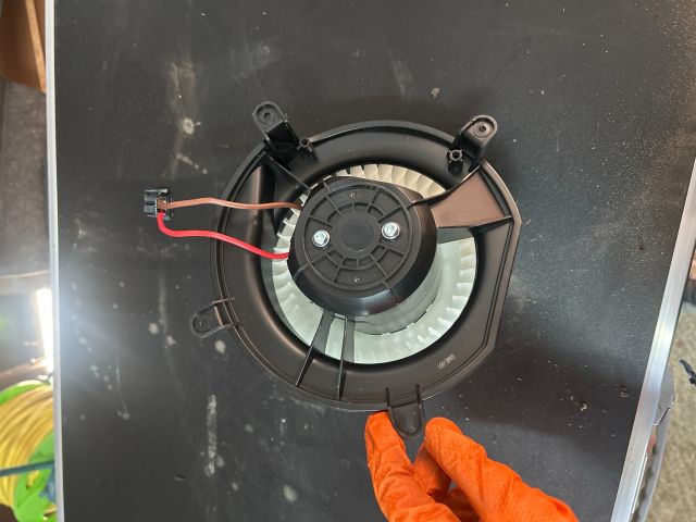 bontott MERCEDES-BENZ E-CLASS Fűtőmotor (Klímás)