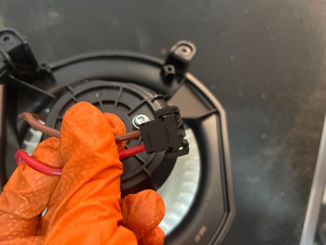 bontott MERCEDES-BENZ E-CLASS Fűtőmotor (Klímás)