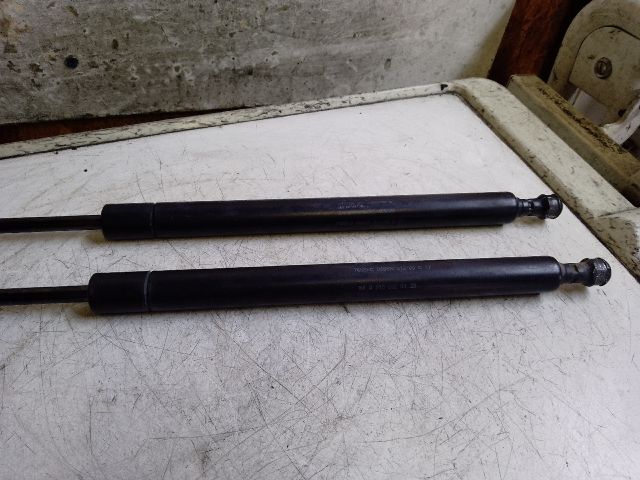 bontott MERCEDES-BENZ E-CLASS Gázrugós Kitámasztó Teleszkóp Motorháztető