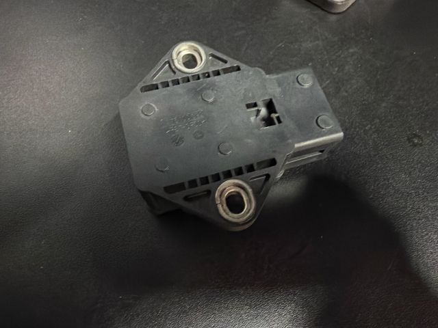 bontott MERCEDES-BENZ E-CLASS Gyorsulás Jeladó