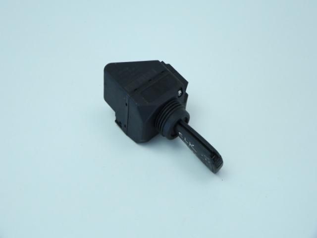 bontott MERCEDES-BENZ E-CLASS Gyújtáskapcsoló