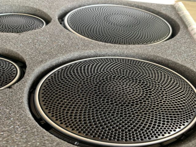 bontott MERCEDES-BENZ E-CLASS Hangszóró Burkolat (Pozíciófüggetlen)