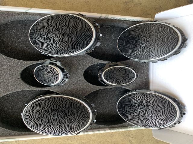 bontott MERCEDES-BENZ E-CLASS Hangszóró Burkolat (Pozíciófüggetlen)