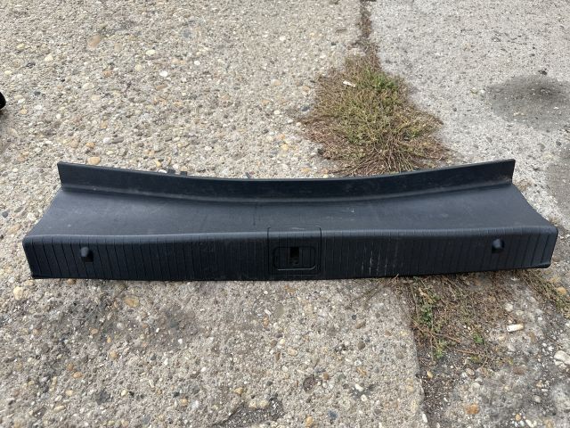 bontott MERCEDES-BENZ E-CLASS Hátfal Burkolat