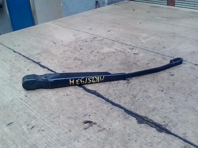 bontott MERCEDES-BENZ E-CLASS Hátsó Ablaktörlő Kar