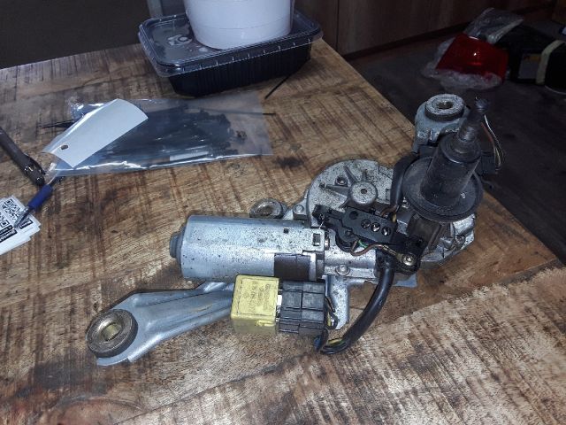 bontott MERCEDES-BENZ E-CLASS Hátsó Ablaktörlő Motor