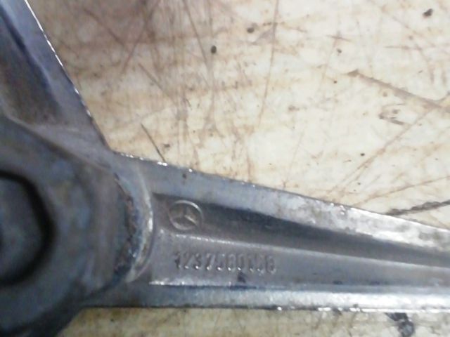 bontott MERCEDES-BENZ E-CLASS Hátsó Embléma