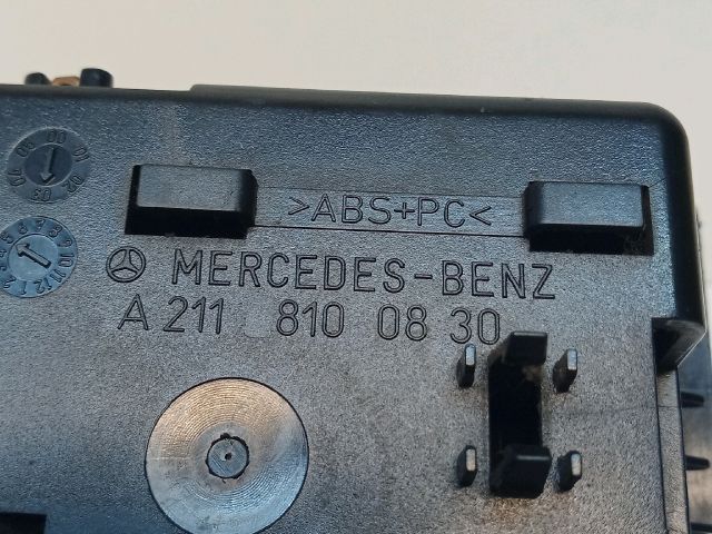 bontott MERCEDES-BENZ E-CLASS Hátsó Hamutartó