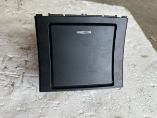 bontott MERCEDES-BENZ E-CLASS Hátsó Hamutartó