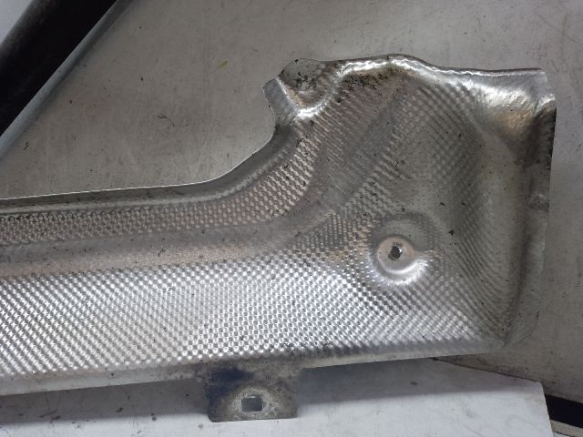 bontott MERCEDES-BENZ E-CLASS Hátsó Kipufogó Dob Hővédő Lemez