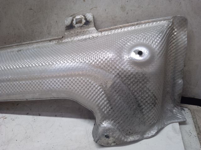 bontott MERCEDES-BENZ E-CLASS Hátsó Kipufogó Dob Hővédő Lemez