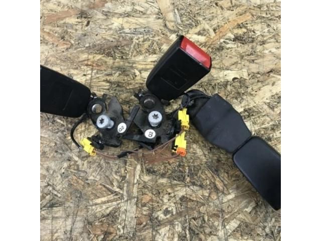 bontott MERCEDES-BENZ E-CLASS Hátsó középső Biztonsági Öv Csat