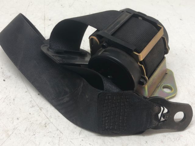 bontott MERCEDES-BENZ E-CLASS Hátsó középső Biztonsági Öv