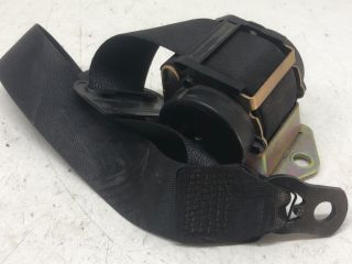 bontott MERCEDES-BENZ E-CLASS Hátsó középső Biztonsági Öv