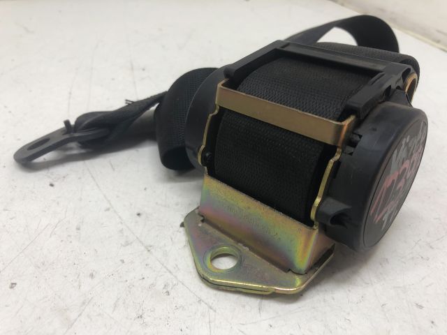 bontott MERCEDES-BENZ E-CLASS Hátsó középső Biztonsági Öv