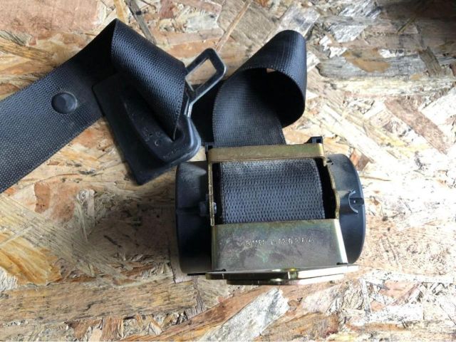 bontott MERCEDES-BENZ E-CLASS Hátsó középső Biztonsági Öv