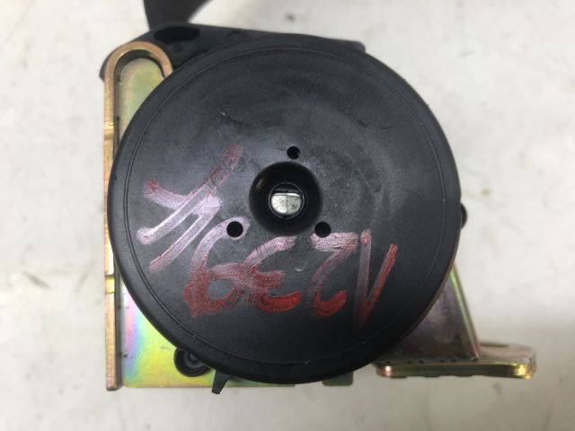 bontott MERCEDES-BENZ E-CLASS Hátsó középső Biztonsági Öv