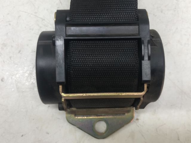 bontott MERCEDES-BENZ E-CLASS Hátsó középső Biztonsági Öv