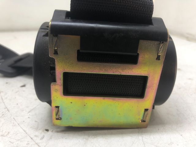 bontott MERCEDES-BENZ E-CLASS Hátsó középső Biztonsági Öv