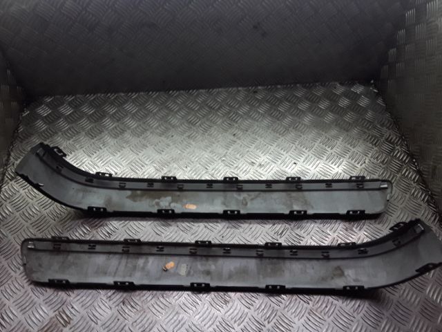 bontott MERCEDES-BENZ E-CLASS Hátsó Lökhárító Díszléc