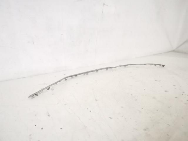 bontott MERCEDES-BENZ E-CLASS Hátsó Lökhárító Díszléc