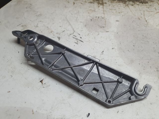 bontott MERCEDES-BENZ E-CLASS Hátsó Lökhárító Merevítő (Fém)