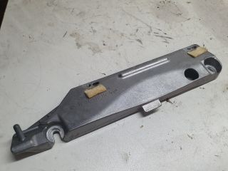 bontott MERCEDES-BENZ E-CLASS Hátsó Lökhárító Merevítő (Fém)