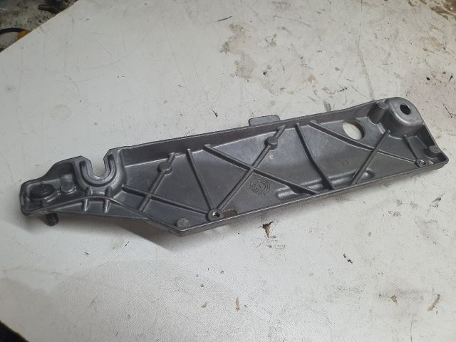 bontott MERCEDES-BENZ E-CLASS Hátsó Lökhárító Merevítő (Fém)