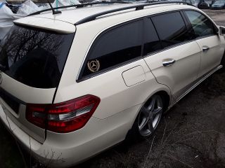 bontott MERCEDES-BENZ E-CLASS Hátsó Lökhárító (Részeivel)
