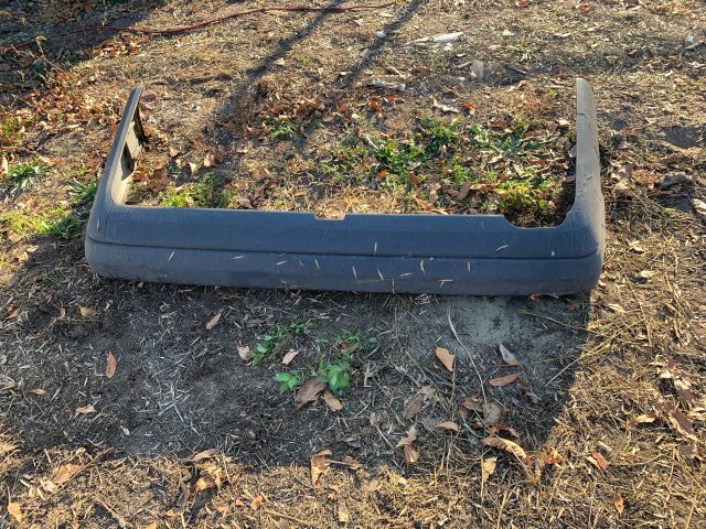 bontott MERCEDES-BENZ E-CLASS Hátsó Lökhárító (Részeivel)