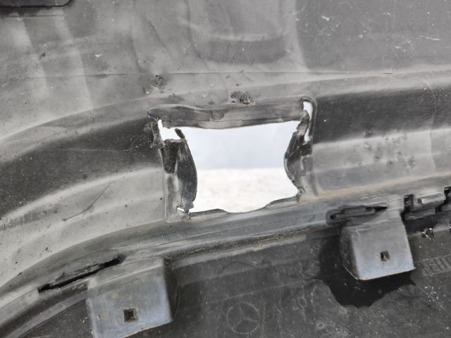 bontott MERCEDES-BENZ E-CLASS Hátsó Lökhárító (Részeivel)