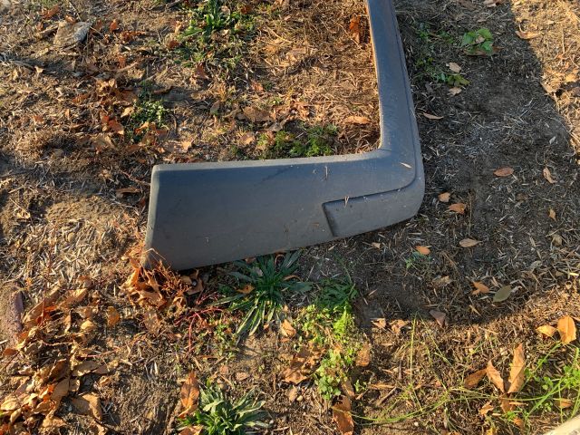 bontott MERCEDES-BENZ E-CLASS Hátsó Lökhárító (Részeivel)