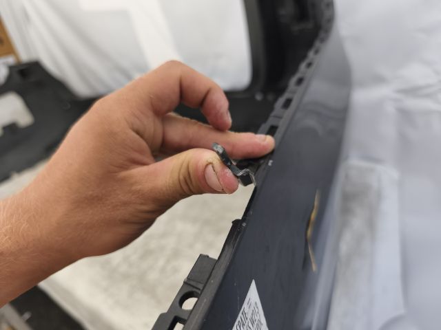 bontott MERCEDES-BENZ E-CLASS Hátsó Lökhárító (Részeivel)