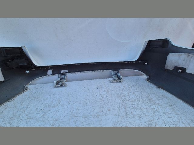 bontott MERCEDES-BENZ E-CLASS Hátsó Lökhárító (Üresen)