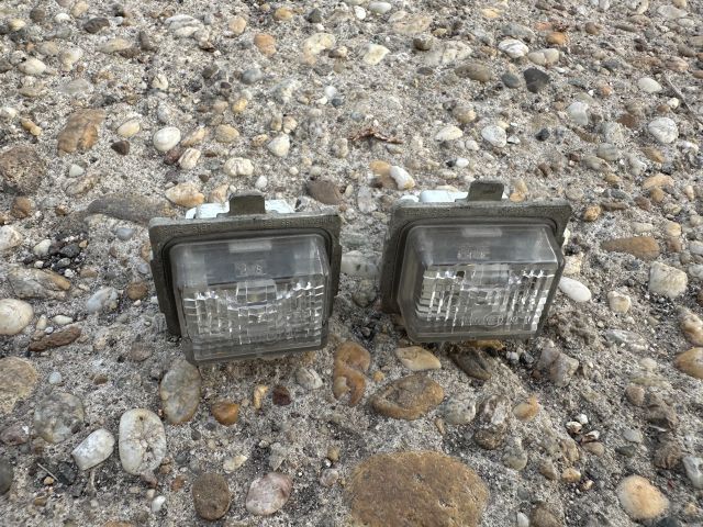 bontott MERCEDES-BENZ E-CLASS Hátsó Rendszámtábla Világítás