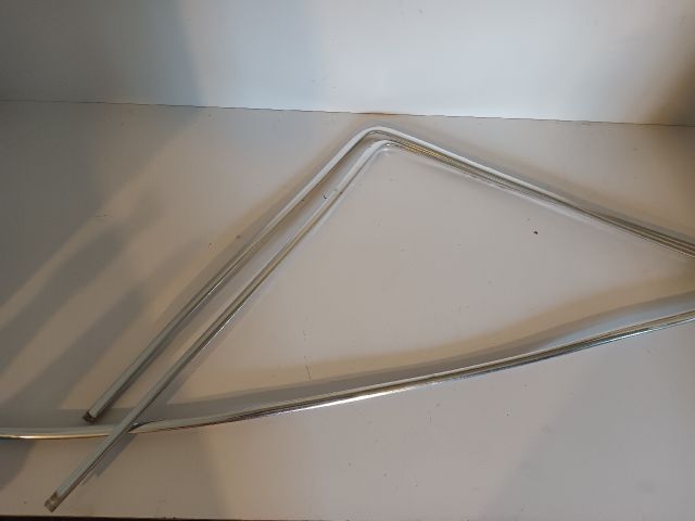 bontott MERCEDES-BENZ E-CLASS Hátsó Szélvédő Díszléc