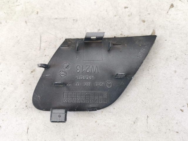 bontott MERCEDES-BENZ E-CLASS Hátsó Vonószem Burkolat