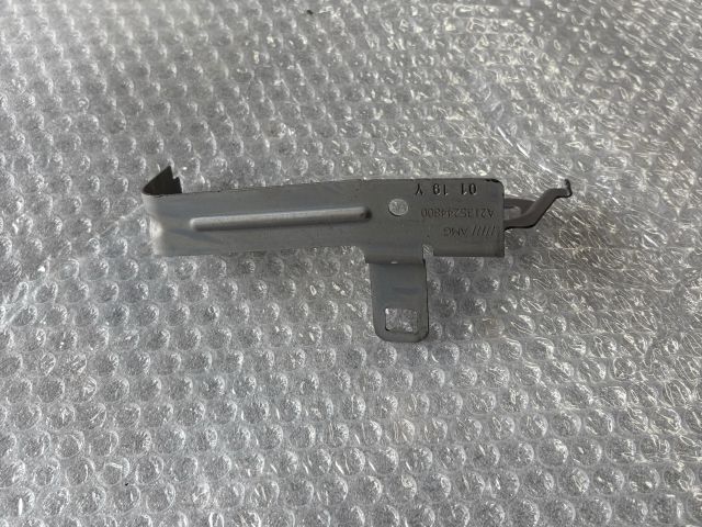 bontott MERCEDES-BENZ E-CLASS Homlokfal Alsó Tartó