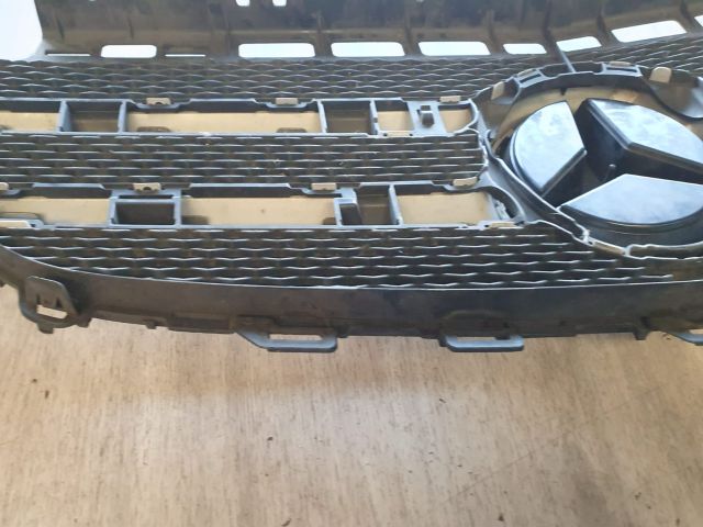 bontott MERCEDES-BENZ E-CLASS Hűtőrács