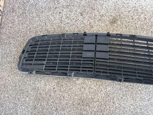 bontott MERCEDES-BENZ E-CLASS Hűtőrács