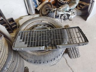 bontott MERCEDES-BENZ E-CLASS Hűtőrács