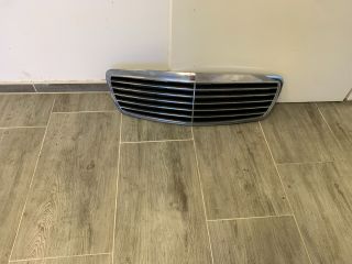 bontott MERCEDES-BENZ E-CLASS Hűtőrács