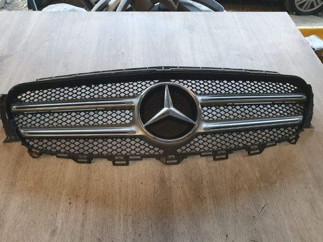 bontott MERCEDES-BENZ E-CLASS Hűtőrács
