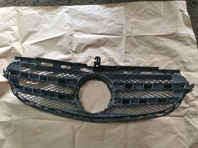 bontott MERCEDES-BENZ E-CLASS Hűtőrács