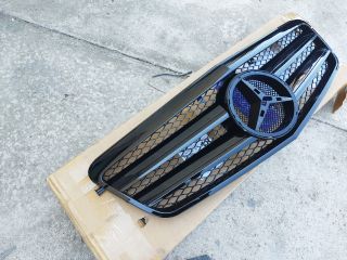 bontott MERCEDES-BENZ E-CLASS Hűtőrács