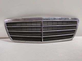 bontott MERCEDES-BENZ E-CLASS Hűtőrács