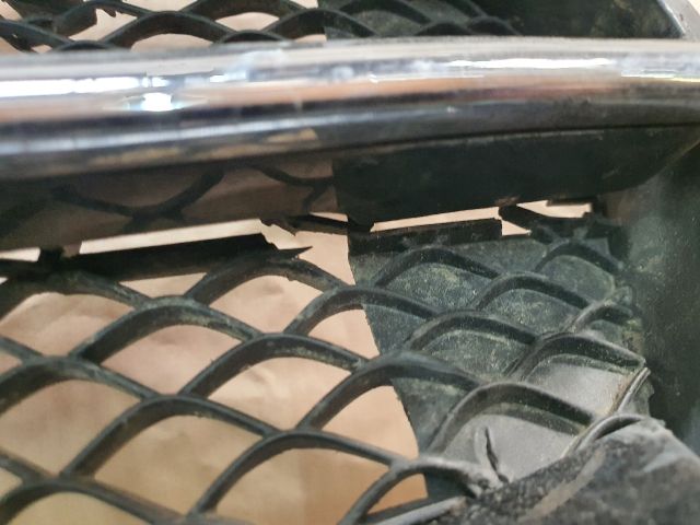 bontott MERCEDES-BENZ E-CLASS Hűtőrács