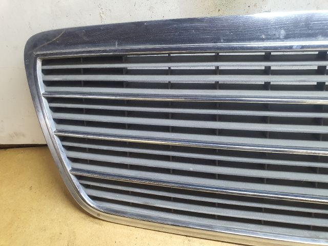 bontott MERCEDES-BENZ E-CLASS Hűtőrács