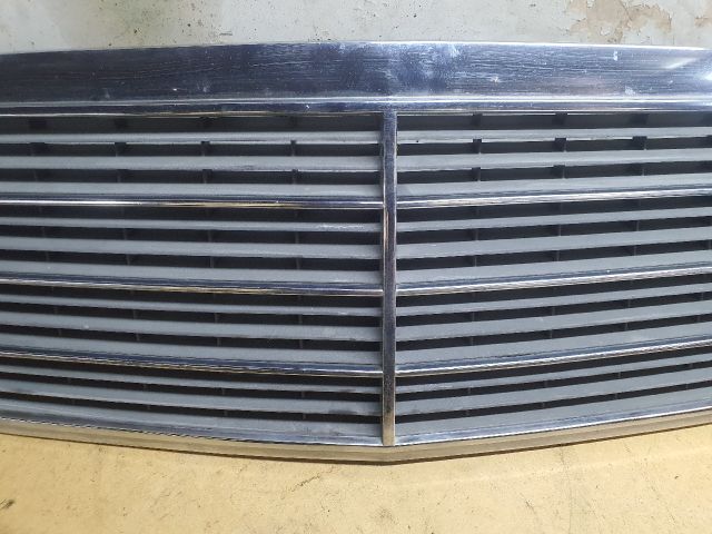 bontott MERCEDES-BENZ E-CLASS Hűtőrács