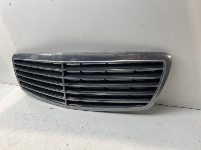 bontott MERCEDES-BENZ E-CLASS Hűtőrács